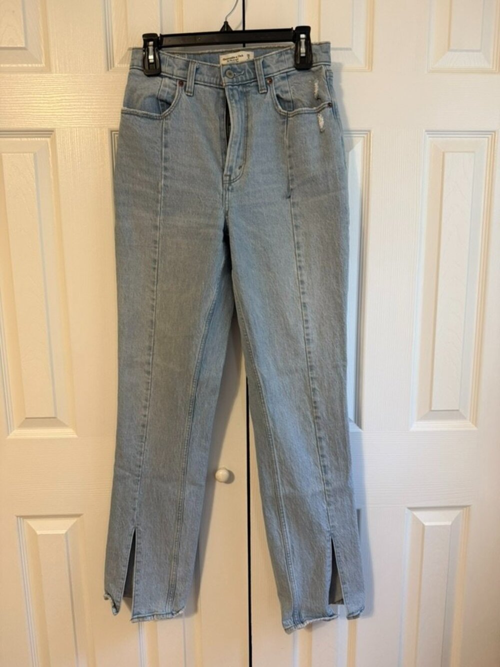 Abercrombie The 90's Straight Ultra High Rise Jeans 28